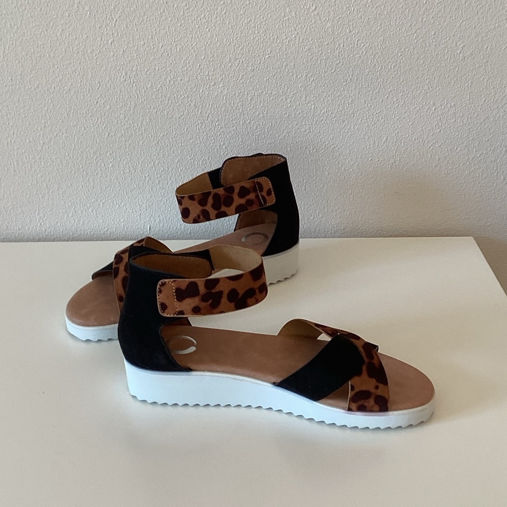 New WB Journee collection Leopard Print and Black Women's Sandals